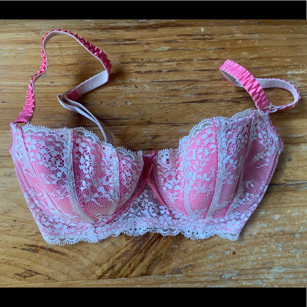 Heidi Klum pretty lace bra
